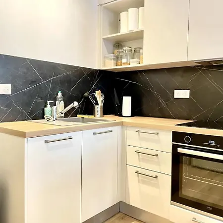 Agathoise By Yume Apartman